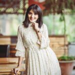 Sindhu Lokanath Instagram – Well… Hellooo 👋
.
DOP-@acchu_photography_official

.
#photoshoot #happymood #shootmode #bangalore #shootingday #face #laughter