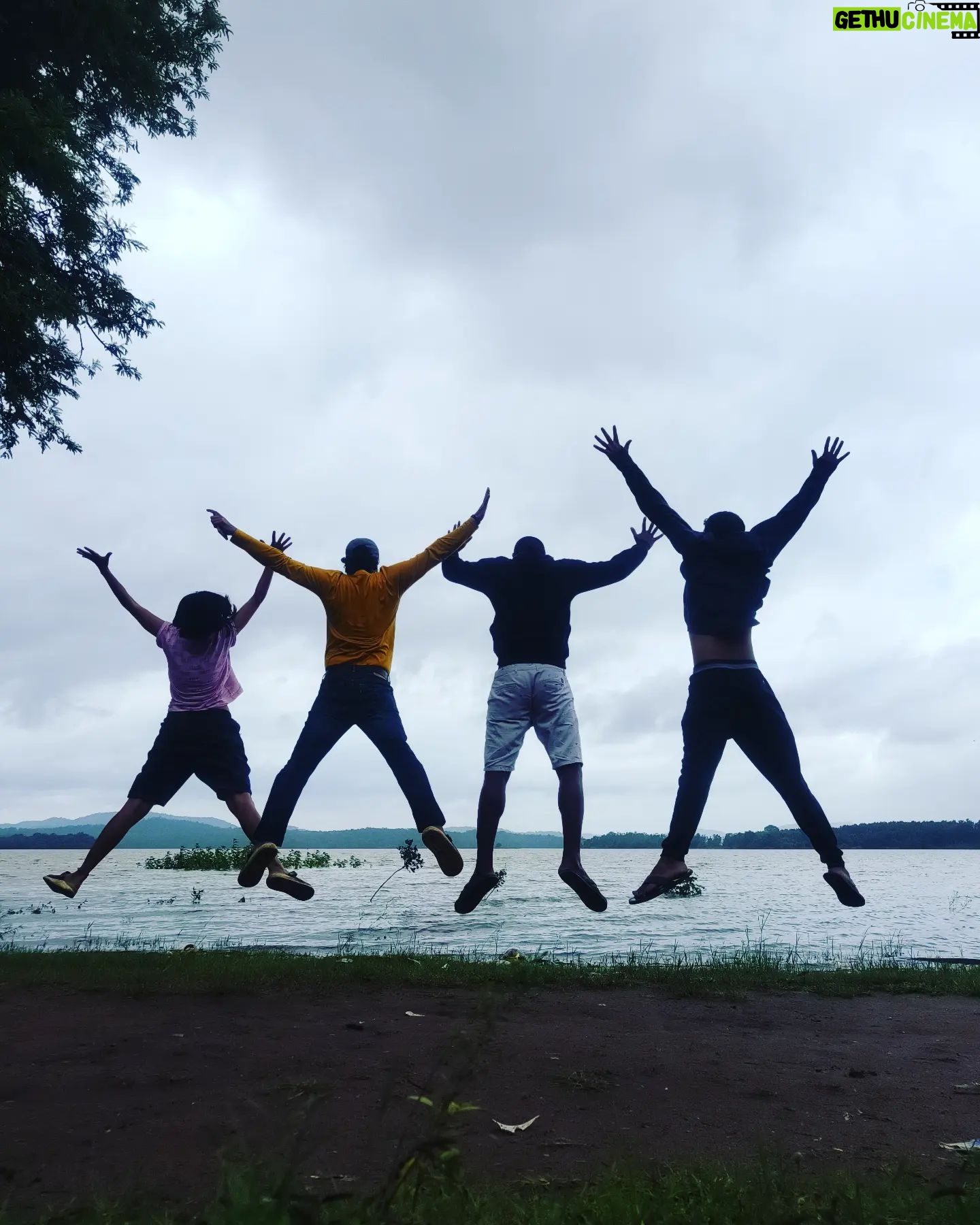 Sindhu Lokanath Instagram - Fly high😄 . . #jumpingshot #fun #justlikethat #freespirit