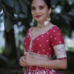 Sindhu Lokanath Instagram - Draped in Elegance: This stunning red lehenga from Shreevaraa is a symphony of beauty and tradition. Inframe : @sindhuloknath Makeup: @makeupstoriesbyyashaswini Pictures : @urbanpixelites and students of @icatbangalore Location and Video: @theshirestudioblr @deepak_p.l @iam_ganeshbhat Jewellery : @anutan_collections Hair : @makeupbypoo_22 Open now Book your appointment @7795704888 #ShreevaraabyYashaswini #Shreevaraadesignerstudio #designerstudio #bridalcouture #BridesofBengaluru #Sindhuloknath #BridesofIndia #NewBelroad #Brides #halfsaree #bridaloutfits #bridesofkarnataka