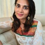 Sindhu Lokanath Instagram - Discover timeless elegance at its best with Shree Sai Jewels Palace! Save and share this for your gold jewelry purchase with @shreesaijewelspalace. Explore our exquisite variety, extensive range, and captivating antique gold jewelry collection, perfect for your special occasions and weddings. Our commitment to the best designs, finest gold, and unparalleled craftsmanship ensures every piece is crafted with precision, offering unbeatable value for your money. Experience the difference yourself. Visit www.shreesaijewelspalace.com/ for more details. Ads – Sampoorna Advertising @sampoornaads #ShreeSaiJewelsPalace #Gold #basavangudi #padamanabhanagar #FestiveSeason #JewelryOffer #MegaOffer #SpecialGifts #CelebrateInStyle #LimitedTimeOffer #ethnicjewellery #jewellerymaking #jewelleryset #goldbar #pearljewellery #jewelleryaddicted #bangle #necklace #goldbangle #goldnecklace #earrings #rings #bracelet #golddesign #silver