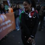 Sindy Michelle Claudia Auvity Instagram - Jour J - manifestation de lutte contre les violences faites aux femmes. Extrêmement fière et émue d’avoir pu avoir notre premier cortège, à l’année prochaine. 🧡💙 Mon ami @benjoyf a la prod’ 🤍