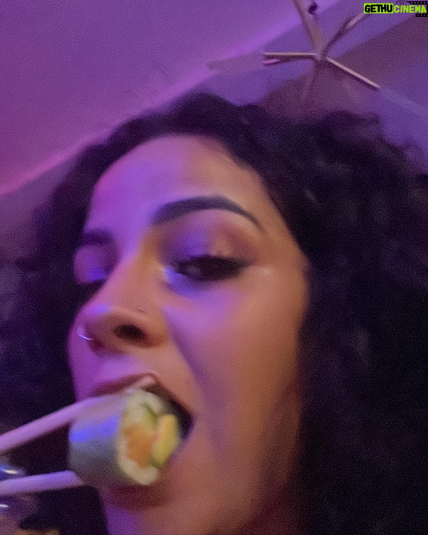 Sindy Michelle Claudia Auvity Instagram - Nouvelle PP ! Fin de la summer era, petit dump des bêtises de mon tel. Comment va le moral ? Les températures chutent, j’espère que votre santé mentale est au beau fixe. ❤️🔥