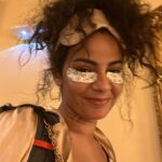 Sindy Michelle Claudia Auvity Instagram - Nouvelle PP ! Fin de la summer era, petit dump des bêtises de mon tel. Comment va le moral ? Les températures chutent, j’espère que votre santé mentale est au beau fixe. ❤️‍🔥