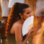 Sindy Michelle Claudia Auvity Instagram - Nouvelle photo de profil shot par @camulojames suivi de son petit dump ☀️🇧🇪💃🏽 Les ardentes c’était vraiment trop cool, ma première année, j’ai passé un bête de moment 🤍 Comment se passe votre début d’été ? Le moral ça va ? Perso ça va, les événements récents sur paris m’ont un peu rendu nerveuse ça m’a fait du bien de changer un peu d’air, de voir des artistes que j’aime bien, c’était super cool, puis même j’étais bien entourée 🤍 J’pense de plus en plus à vous faire une vidéo où on se pose et je vous parle de comment je vis le fait de grandir, de me voir changer évoluer, j’vais y réfléchir demain dans l’avion pour le Tchad, commencer à poser mes idées pcq le vol est long comme ma ponytail, j’vous embrasse fort 💃🏽❤️