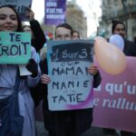 Sindy Michelle Claudia Auvity Instagram - Jour J - manifestation de lutte contre les violences faites aux femmes. Extrêmement fière et émue d’avoir pu avoir notre premier cortège, à l’année prochaine. 🧡💙 Mon ami @benjoyf a la prod’ 🤍
