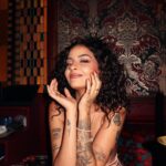 Sindy Michelle Claudia Auvity Instagram - longue vie sindounette 🎂 J’ai survécu au club des 27, et j’suis super heureuse de débuter une nouvelle année de ma vie tournée vers l’essentiel, l’amour, la musique, le partage et la réussite 🤍 J’ai hâte de nos prochaines aventures 🥺♥️