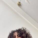 Sindy Michelle Claudia Auvity Instagram - 1 - paparazzade d’un agent de star 2 - bouclette de Michael Jackson 3 - on émet un léger doute 4 - c’est lui qui m’as graille 5 - la preuve j’étais dépassée par les événements 6 - je sais plus mais fun 7 - toujours le militantisme 8 - retrouvailles avec Dago 🐕 9 - laissez-moi zoom zoom zen dans ma kenz kenz kenz 10 - avant de couper hihi ✂️