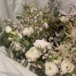 Sindy Michelle Claudia Auvity Instagram - Je t’attendais cet été, en me disant que c’était un beau cadeau de fin de vingtaine, en imaginant déjà les couleurs de ta chambre et toutes les compotes que j’allais pouvoir te concocter. T’as redonné un souffle à ma vie et en quelque jours j’ai énormément grandi, murit et appris. J’ai découvert une peine qui coupe le souffle et l’appétit, mais qui renforce énormément de choses. J’ai senti notre connexion, ta présence et ton départ. Mais surtout ta force parce que je sais que t’as essayé, c’est dans notre sang de s’accrocher, on est comme ça nous. T’as encore plus ouvert mon coeur de femme, merci d’être passé 🤍