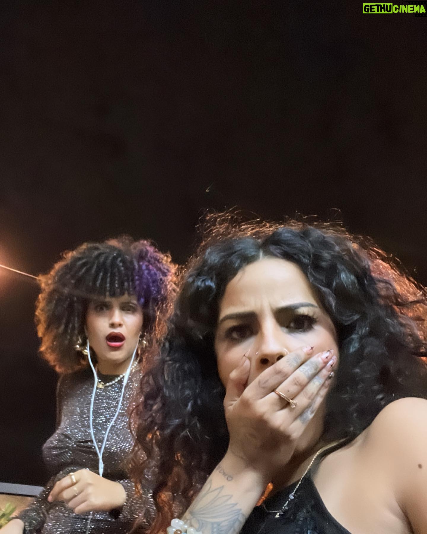 Sindy Michelle Claudia Auvity Instagram - On clôture l’été et plus particulièrement septembre avec ce petit dump, ravie d’avoir pu aller faire un bisou à ma famille à bordeaux, j’ai réussi ma rentrée alors que j’avais mega peur de la rechute. Je me sens installée dans une nouvelle ère de ma vie ou j’ai plus vraiment peur de grand chose, juste une folle folle envie de vivre et d’être heureuse ❤️ Et vous ?? Septembre sur 10 ?