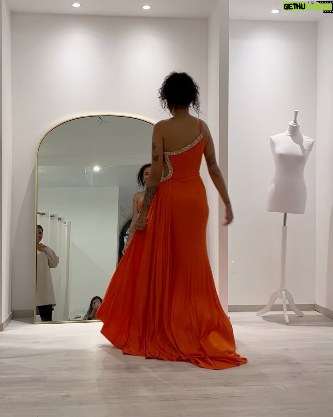 Sindy Michelle Claudia Auvity Instagram - On clôture l’été et plus particulièrement septembre avec ce petit dump, ravie d’avoir pu aller faire un bisou à ma famille à bordeaux, j’ai réussi ma rentrée alors que j’avais mega peur de la rechute. Je me sens installée dans une nouvelle ère de ma vie ou j’ai plus vraiment peur de grand chose, juste une folle folle envie de vivre et d’être heureuse ❤️ Et vous ?? Septembre sur 10 ?