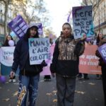 Sindy Michelle Claudia Auvity Instagram - Jour J - manifestation de lutte contre les violences faites aux femmes. Extrêmement fière et émue d’avoir pu avoir notre premier cortège, à l’année prochaine. 🧡💙 Mon ami @benjoyf a la prod’ 🤍