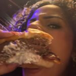 Sindy Michelle Claudia Auvity Instagram - On clôture l’été et plus particulièrement septembre avec ce petit dump, ravie d’avoir pu aller faire un bisou à ma famille à bordeaux, j’ai réussi ma rentrée alors que j’avais mega peur de la rechute. Je me sens installée dans une nouvelle ère de ma vie ou j’ai plus vraiment peur de grand chose, juste une folle folle envie de vivre et d’être heureuse ❤️ Et vous ?? Septembre sur 10 ?