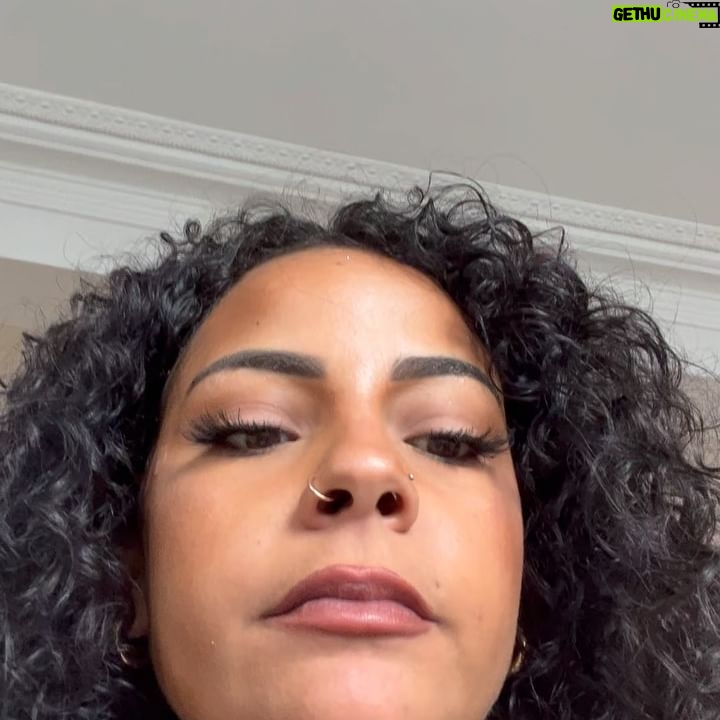 Sindy Michelle Claudia Auvity Instagram - Mi septembre déjà, je sais pas où cours le temps mais punaise, comment se passe votre mois de septembre ? 🫶🏽
