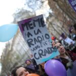Sindy Michelle Claudia Auvity Instagram - Jour J - manifestation de lutte contre les violences faites aux femmes. Extrêmement fière et émue d’avoir pu avoir notre premier cortège, à l’année prochaine. 🧡💙 Mon ami @benjoyf a la prod’ 🤍