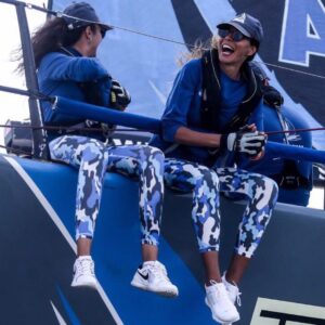 Sinem Güven Instagram - Yakın geçmiş #tbt si 😍👯‍♀️⛵️ @arkasmatsailingteam @fundaarcs
