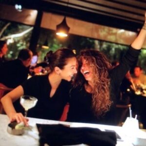 Sinem Güven Instagram - It’s a good day to have a good day 👯‍♀️❤️
