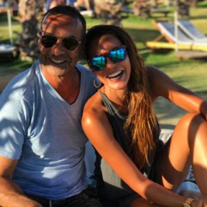 Sinem Güven Instagram - Madem #tbt 22 yıllık dost gelsin o zaman. 👫