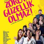 Sinem Öztürk Instagram - Buluşmamıza çok az kaldı ve biz çok heyecanlıyız..Mutlaka Bekliyoruz🤍 ・・・ “Şaşılacak bir ülkenin, yaşanmadık bir zamanında, kadınlar ve erkekler her alanda eşitti. Ama erkekler tekrar bir adım öne geçmek istedi.” Kadın hakları ve cinsiyet eşitsizliği üzerine distopik komedi, "Zorla Güzellik Olmaz" 24 Kasım'da BKM Tiyatro'da prömiyerini yapıyor! ✨ Biletler 👉 @biletix #ZorlaGüzellikOlmaz @zogobkm