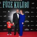 Sinem Öztürk Instagram – Canım annemizin yanımızda olmadığı ilk galamızdı..O bu filmi çok sevmişti..Biricik eşim filmimizi güzel anacığıma ithaf etti..🙏🏻Kalbimizde, aklımızda her anımızda hissediyoruz güzel meleğimi..🤍
