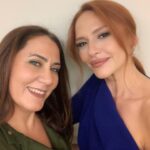 Sinem Öztürk Instagram – Canım annemizin yanımızda olmadığı ilk galamızdı..O bu filmi çok sevmişti..Biricik eşim filmimizi güzel anacığıma ithaf etti..🙏🏻Kalbimizde, aklımızda her anımızda hissediyoruz güzel meleğimi..🤍
