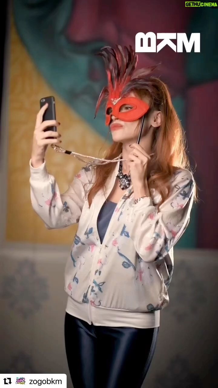 Sinem Öztürk Instagram - Biz kimiz? Güzel miyiz… @zogobkm 24 Kasım’da görüşmek üzere🤍