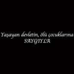 Sinem Öztürk Instagram – Çok değerli sanatçı bir dostum, abim dün beni aradı, bana filmimize yapılan çirkin saldırıya ne kadar üzüldüğünü söyleyerek, aşağıdaki olayı hatırlattı; bende sizlerle paylaşmak istedim. 
 
Dünyaca ünlü edebiyatçı Franz Kafka en yakın dostu Max Brod’a mektup yazar. 
“Sevgili dostum Max, zatürre hastalığımın son evrelerini yaşıyorum. Bu hastalıktan kurtulacağımı düşünmüyorum. Benden geriye kalan her şeyi, kitaplarımı, romanlarımı, öykülerimi, defterlerimi, hatta yazdığım bütün mektuplarımı ben öldükten sonra yakarak imha etmeni senden rica ediyorum. Sana son vasiyetim budur” der. 
Çok kısa süre sonra da ölür.  Fakat Max Brod bu eserleri yakmaktan vazgeçerek dünya edebiyatına kazandırır. 
 
Bugün eğer biz Kafka’yı okuyorsak ve yazdıklarından etkileniyorsak bu Max Brod’un gösterdiği cesarettendir.
 
Şimdi sizelere soruyorum… 
 
Max Brod arkadaşının vasiyetini yerine getirmemekle bir hain midir yoksa onu dünya edebiyatına kazandıran bir kahramanmı. 

 
Garip Bülbül Neşet Ertaş filmimizin üçüncü fragmanı sizlerle paylaşmaktan onur duyarım. İyi Seyirler Dilerim 23  Aralık’ta sinemalarda. 
 Güzel zileme ve güzel gönüllü insanlarına, Sadık Doğanay emmime selam olsun 🙏🏻
@garipbulbulnesetertasfilm 
#neşetertaş
@dijitalsanatlar
