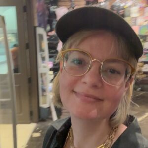 Siobhan Thompson Instagram - Shopping for finale looks, thanks for watching us regress 🎷