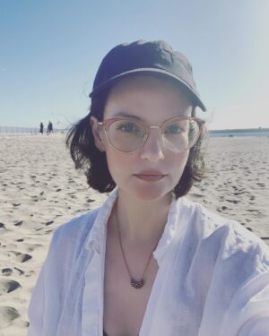 Siobhan Thompson Instagram - The face of someone who spent an hour looking for parking trying to enjoy the beach