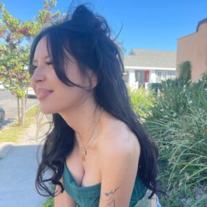 Sirah Instagram - Been growing…my hair 🦋🕊✨