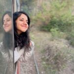Sireesha Bhagavatula Instagram - Reminder to live in the moment no matter what. We can feel exactly two contrasting ways at the same time and it’s absolutely natural and unavoidable :) This too shall pass… #shimladiaries #notetoself