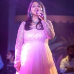 Sireesha Bhagavatula Instagram - The girl with the golden voice : @sireeshabhagavatula 🎵 Sireesha's rich voice is comforting to the soul, and honey to the ears. . Her range and depth shone bright on stage that night as she enthralled the audience with her performance 🎙️ . Live at @skootroffices 📍 . 10-May-2024