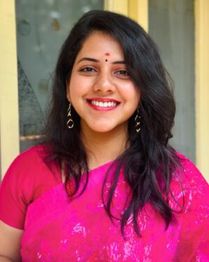Sireesha Bhagavatula Instagram - Andariki Ugadi Subhakankshalu 🍃🌹 🍃💐