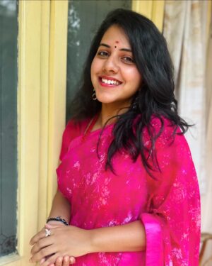 Sireesha Bhagavatula Instagram - Andariki Ugadi Subhakankshalu 🍃🌹 🍃💐