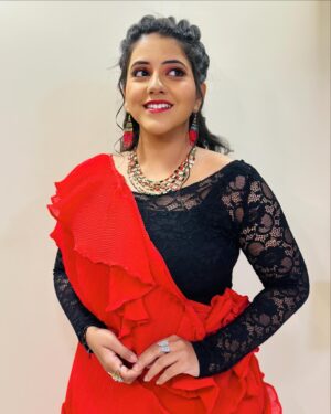 Sireesha Bhagavatula Instagram - Dolled up for #VijayAntonyLive yesterday in Kovai ❤️

Wearing this beautiful outfit from @styl_chennai ❤️🖤
Gorgeous makeover by MUA @harini_muah ❤️🖤
Elegant hairstyle by @shreenika_beautician ❤️🖤