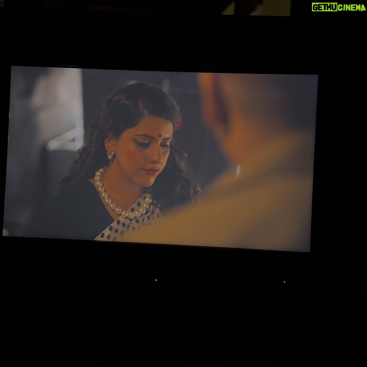 Sireesha Bhagavatula Instagram - Some BTS from the shoot!! @tseries.official @srivastavaparth Watched #uljhan ?