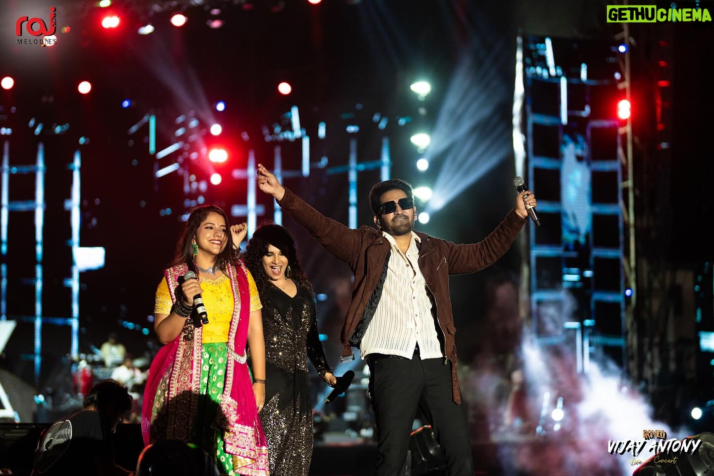 Sireesha Bhagavatula Instagram - VIJAY ANTONY LIVE IN CONCERT TSC🔥🔥 ft. @sireeshabhagavatula . . Photography - @ynoteventplanners . . #vijayantonylive #liveconcert #trichy #salem #coimbatore #sireeshabhagavatula #rajmelodies
