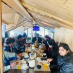 Sireesha Bhagavatula Instagram - 𝐙𝐢𝐧𝐝𝐚𝐠𝐢 𝐍𝐚𝐚 𝐌𝐢𝐥𝐞𝐠𝐢 𝐃𝐨𝐛𝐚𝐫𝐚 2.0 ❄️☃️ . . feat 𝙄𝙣𝙙𝙞𝙖𝙣 𝙄𝙙𝙤𝙡, 𝙈𝘼𝘼 𝙏𝙫 𝙎𝙪𝙥𝙚𝙧 𝙨𝙞𝙣𝙜𝙚𝙧𝙨 𝙈𝙪𝙨𝙞𝙘𝙞𝙖𝙣𝙨 on Shimla - Manali - Kasol Trip 🤩 . . >> Enjoy the fantabulous one of the best TOY train journey in India : Kalka - Shimla Journey (UNESCO heritage site, Guinea’s world records) . . >> Pray to the one of the worlds highest statue on uphill Jakhoo hanuman statute, 108ft height . . >> Enthralled with the adventures of Kufri : Horse ride, Zip line, Burma Bridge, Valley crossing, Off-road Jeep ride… . . >>Evening sunsets from ridge and shopping’s in mall street . . Plan your memorable holidays with @thetrekkersouls . . 𝐓𝐨 𝐁𝐨𝐨𝐤 𝐲𝐨𝐮𝐫 𝐬𝐥𝐨𝐭 𝐃𝐌 𝐮𝐬 (𝐨𝐫) 𝐂𝐨𝐧𝐭𝐚𝐜𝐭 𝐮𝐬 📞8639285745 . . 𝙏𝙧𝙚𝙠𝙠𝙚𝙧 𝙎𝙤𝙪𝙡𝙨 💙 @sireeshabhagavatula @soujanya.singer @pavankumar.rhy @kamakshi_ambatipudi @saikumarkeys @jayanth_drums @somesh.kurella @kavyamutnuru @thetrekkiee999 Follow >> @thetrekkersouls #trekkersoulsoriginals #shimla #manali #kasol #travel #tourism #himachal #pradesh #snow #adventures #trip #friendship #goals #travelphotography #manali_diaries❤️ #trending #celebrities #singers #musicians #travelgram #manikaran