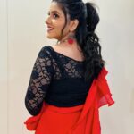 Sireesha Bhagavatula Instagram – Dolled up for #VijayAntonyLive yesterday in Kovai ❤️

Wearing this beautiful outfit from @styl_chennai ❤️🖤
Gorgeous makeover by MUA @harini_muah ❤️🖤
Elegant hairstyle by @shreenika_beautician ❤️🖤