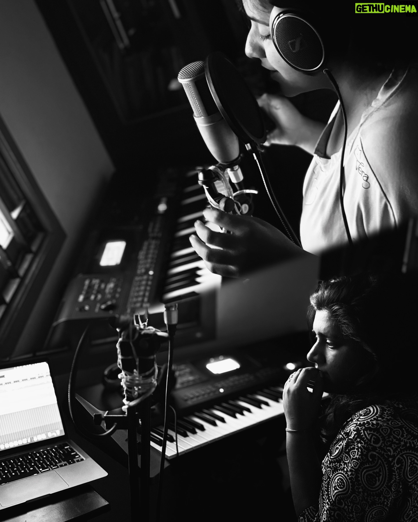 Sireesha Bhagavatula Instagram - Composing a new Track πΆπͺπ€ #sterris