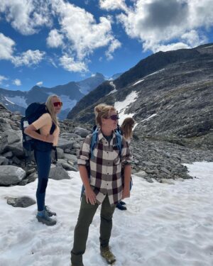 Siri Kristiansen Instagram - Jotunheimen leverer skyfritt i år også😎
Knær leverer ikke knirkefritt, men jeg har hysjet på dem, så de turte ikke knele.