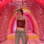 Sisley Choi Instagram – 🎟️❣️
我媽想當年的小背心 現穿在我身 :)