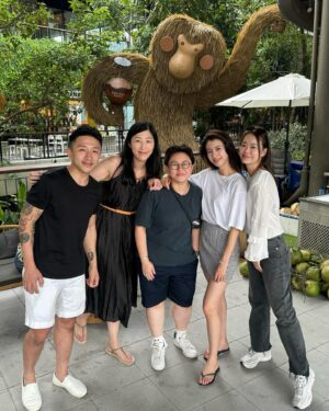 Sisley Choi Instagram - 一直守護, 一直愛. 🤍🌸

we all know when love is present
words are sometimes just the cherry on top :)