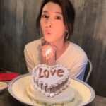 Sisley Choi Instagram - . 爹哋媽咪願你們繼續中獎咁笑 我哋繼續去食好嘢要身體健康 最後嗰個恭喜你真係繞樑三天 希望今年有好多嘢值得被恭喜 生日 感恩 快樂 :)