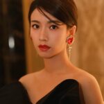 Sisley Choi Instagram - 一講就笑，四目有情。 —— 金宇澄《繁花》