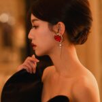 Sisley Choi Instagram - 一講就笑，四目有情。 —— 金宇澄《繁花》