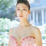 Sisley Choi Instagram - 🌸 緣起，我在人群中看見你。 緣滅，我把你歸還於人海。