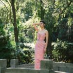 Sisley Choi Instagram - 🌸 緣起，我在人群中看見你。 緣滅，我把你歸還於人海。