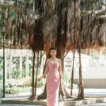 Sisley Choi Instagram - 🌸 緣起，我在人群中看見你。 緣滅，我把你歸還於人海。