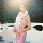 Sisley Choi Instagram - 🌸 緣起，我在人群中看見你。 緣滅，我把你歸還於人海。