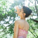 Sisley Choi Instagram - 🌸 緣起，我在人群中看見你。 緣滅，我把你歸還於人海。